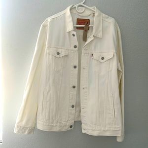 Levi’s white denim jacket NEW